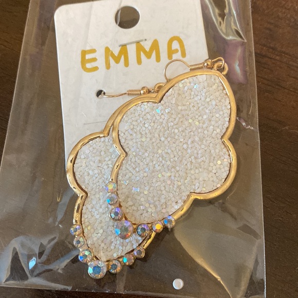 White glitter pendant earrings - Picture 2 of 2